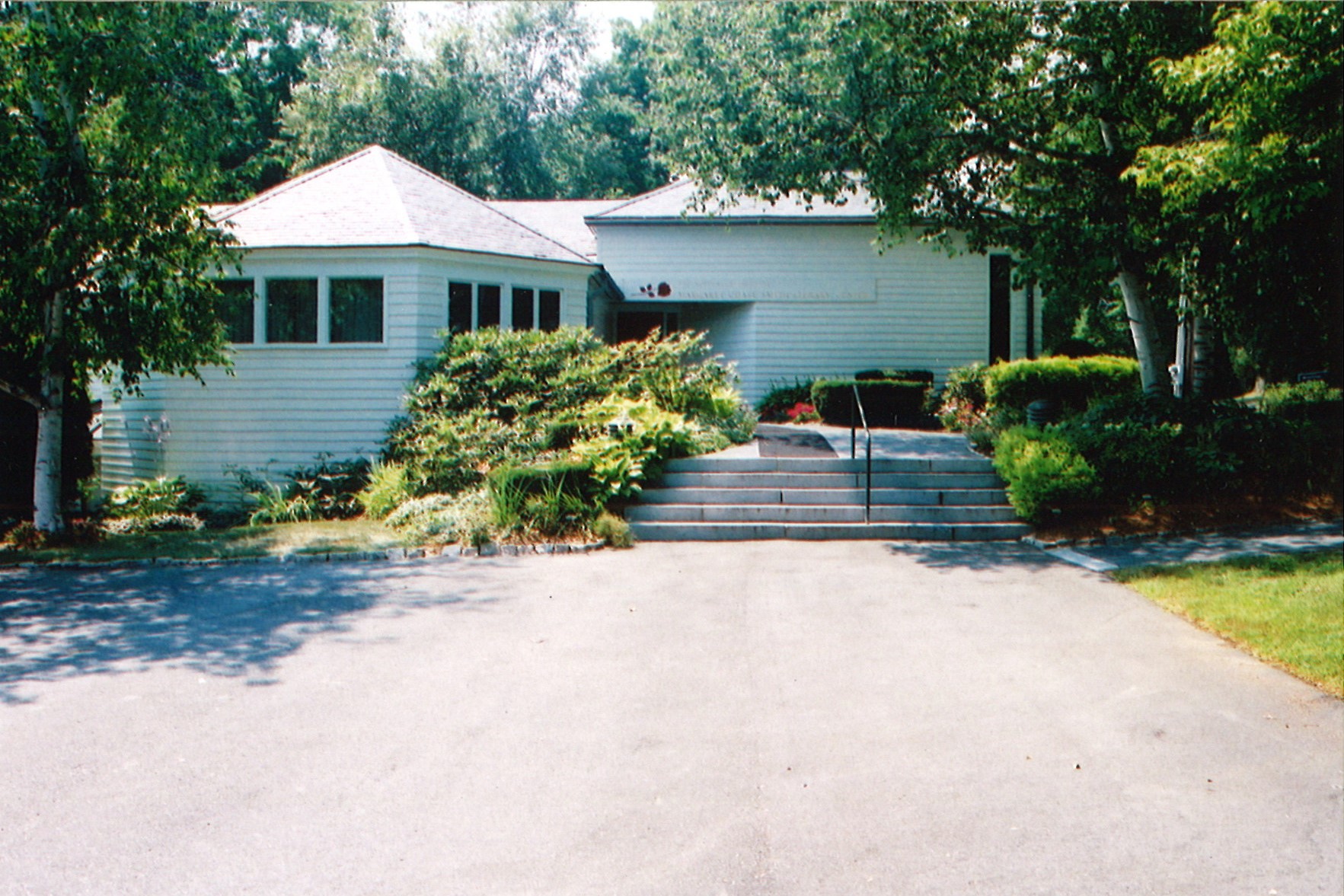 Exterior picture of the Margaret Chase Smith Library in Skowhegan, Maine taken on August 13, 2002 