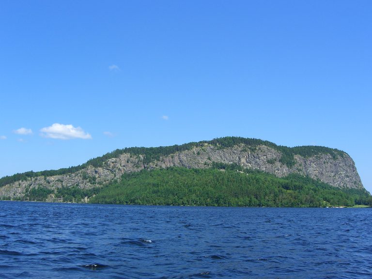 Mount Kineo to represent a discussion out the mountain as a tourist destination in Maine in the episode.